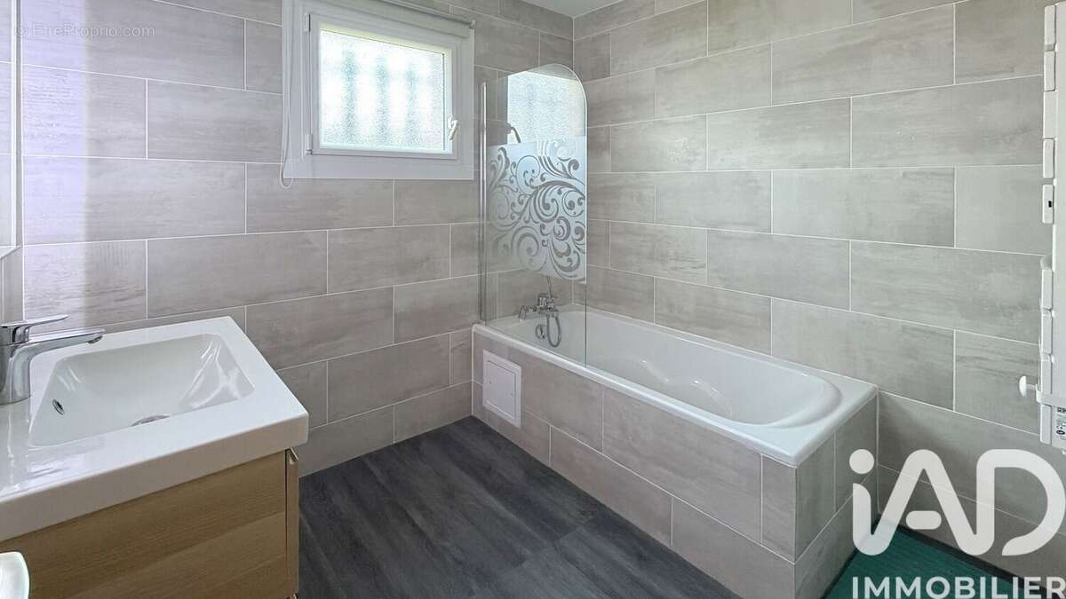 Maison 111 m² à Saint-Pierre-D'irube  - photo 5