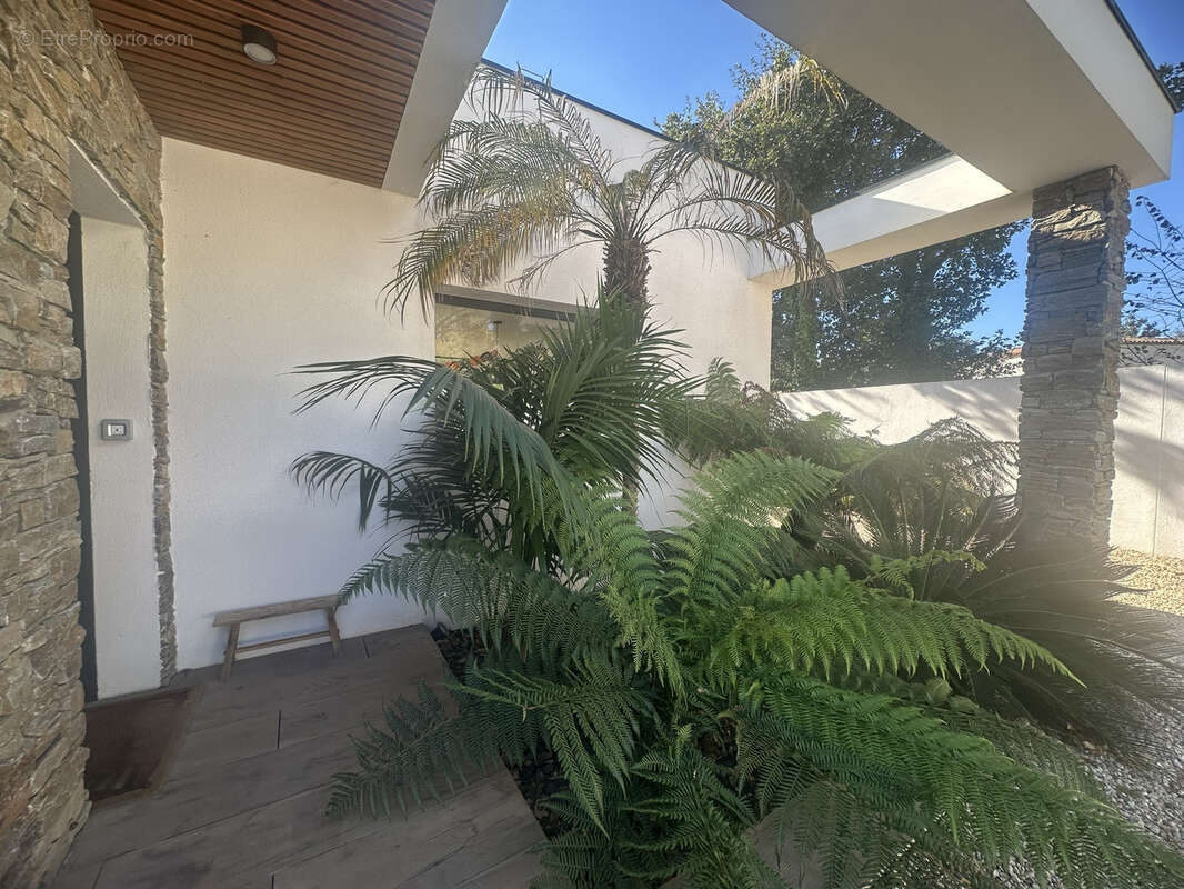 Maison à PUGET-SUR-ARGENS