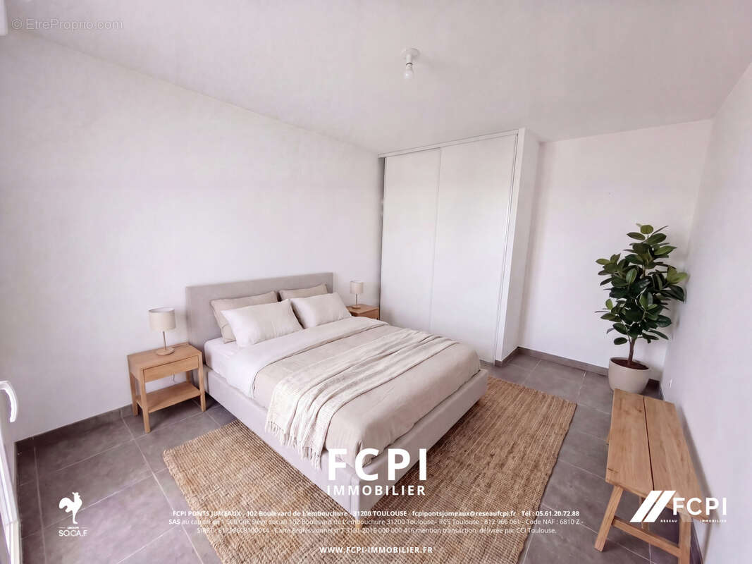 Appartement à BEAUZELLE