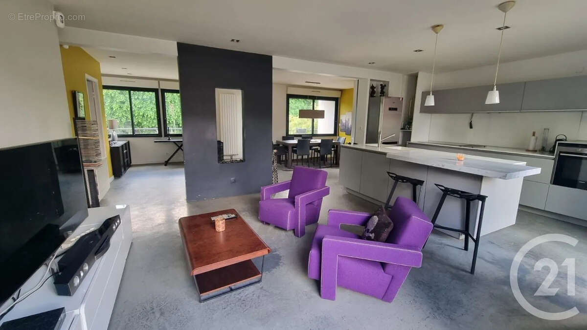 Maison à SAINT-MAUR-DES-FOSSES