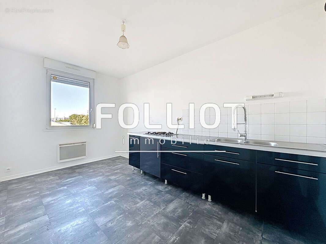 Appartement à DONVILLE-LES-BAINS