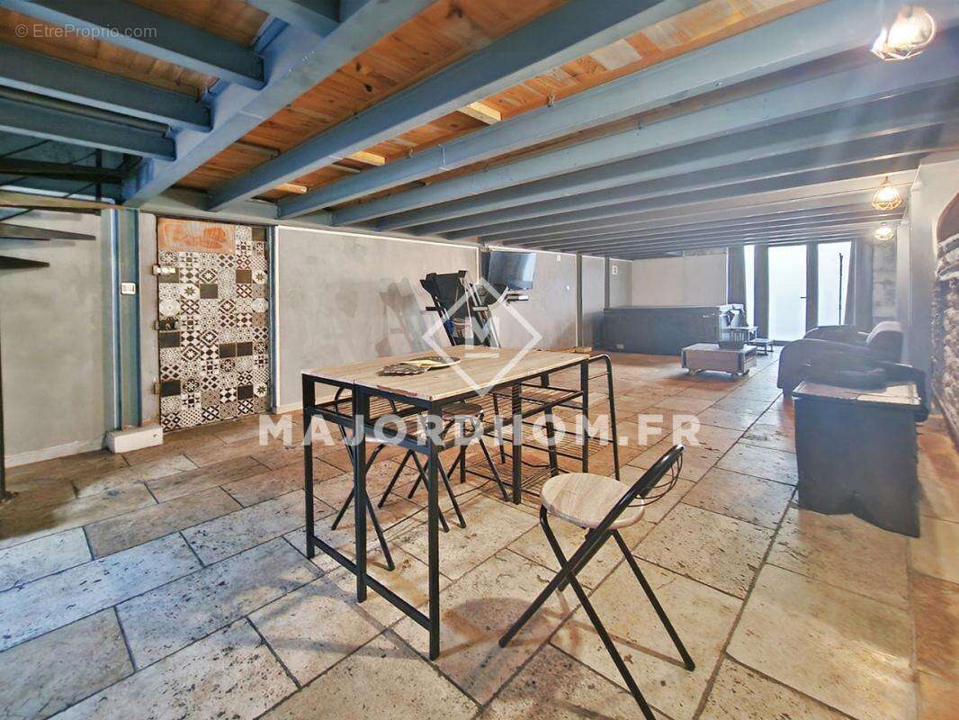 Appartement à MARSEILLE-6E