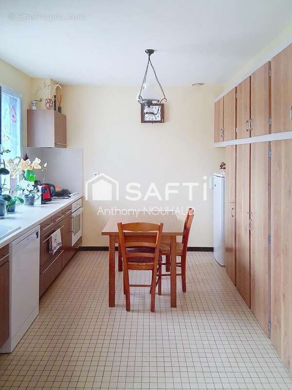 Maison 170 m² à Arthenac  - photo 6