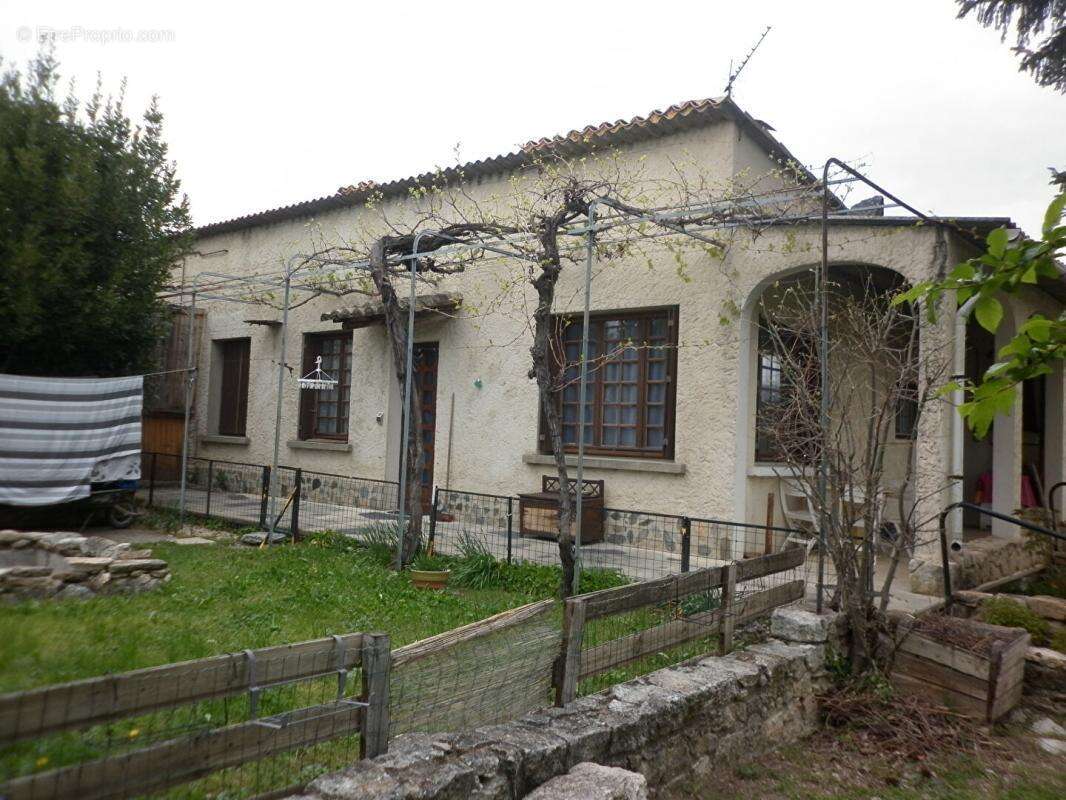 Maison à VALREAS