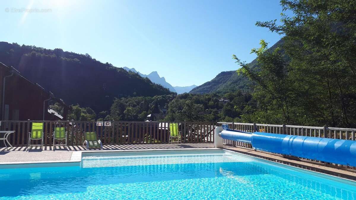   - Appartement à AX-LES-THERMES