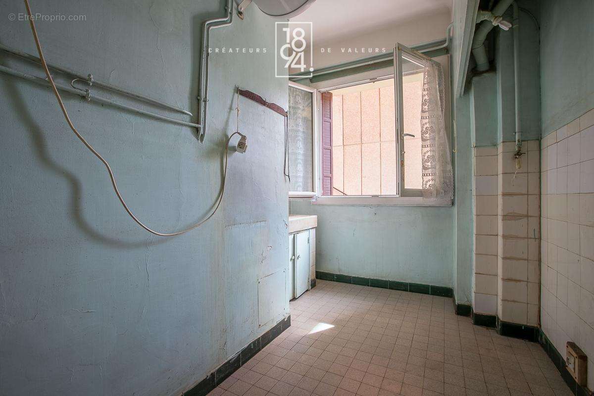 Appartement à MARSEILLE-2E