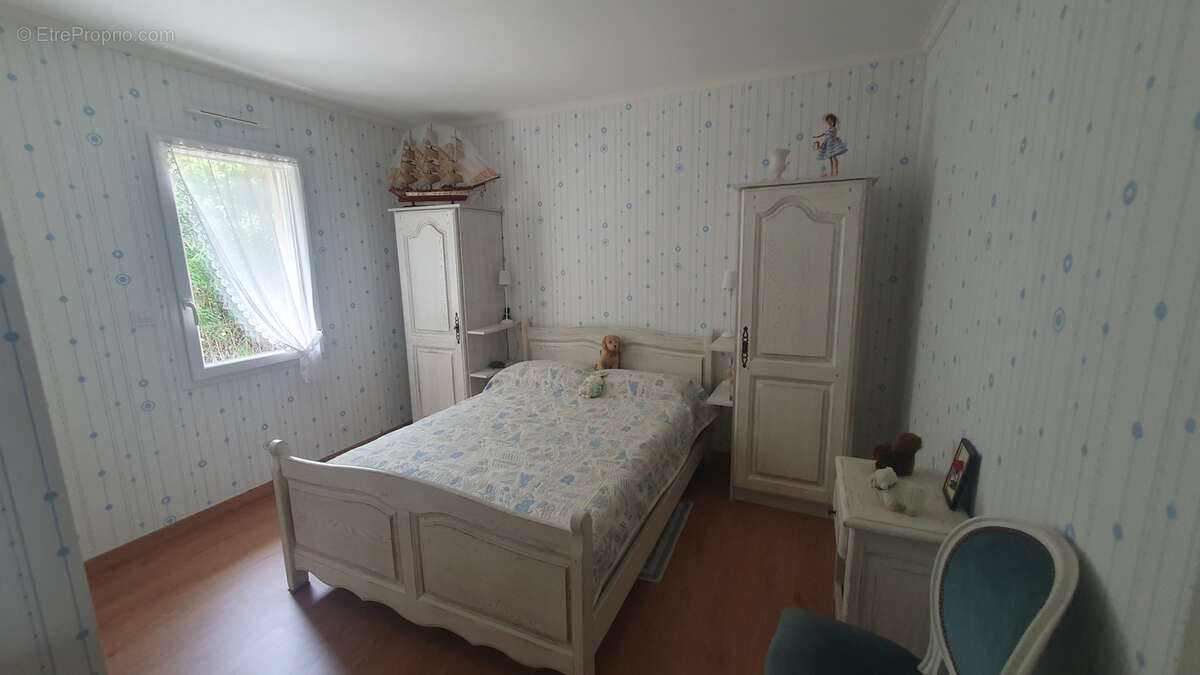 Au Centre Ville de Hagetmau Villa de 106 m2 Hab - photo 6