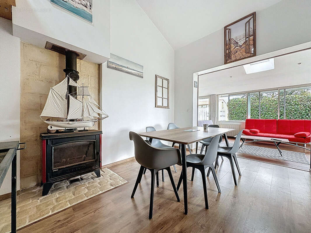 Maison à PORT-DES-BARQUES