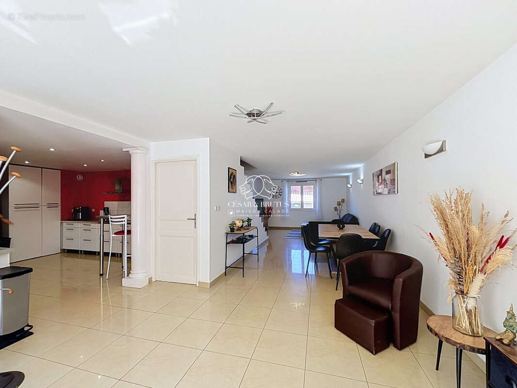 Appartement 4 pièces 113 m² à vendre à Villefranche-Sur-Saone (69400) - photo 4