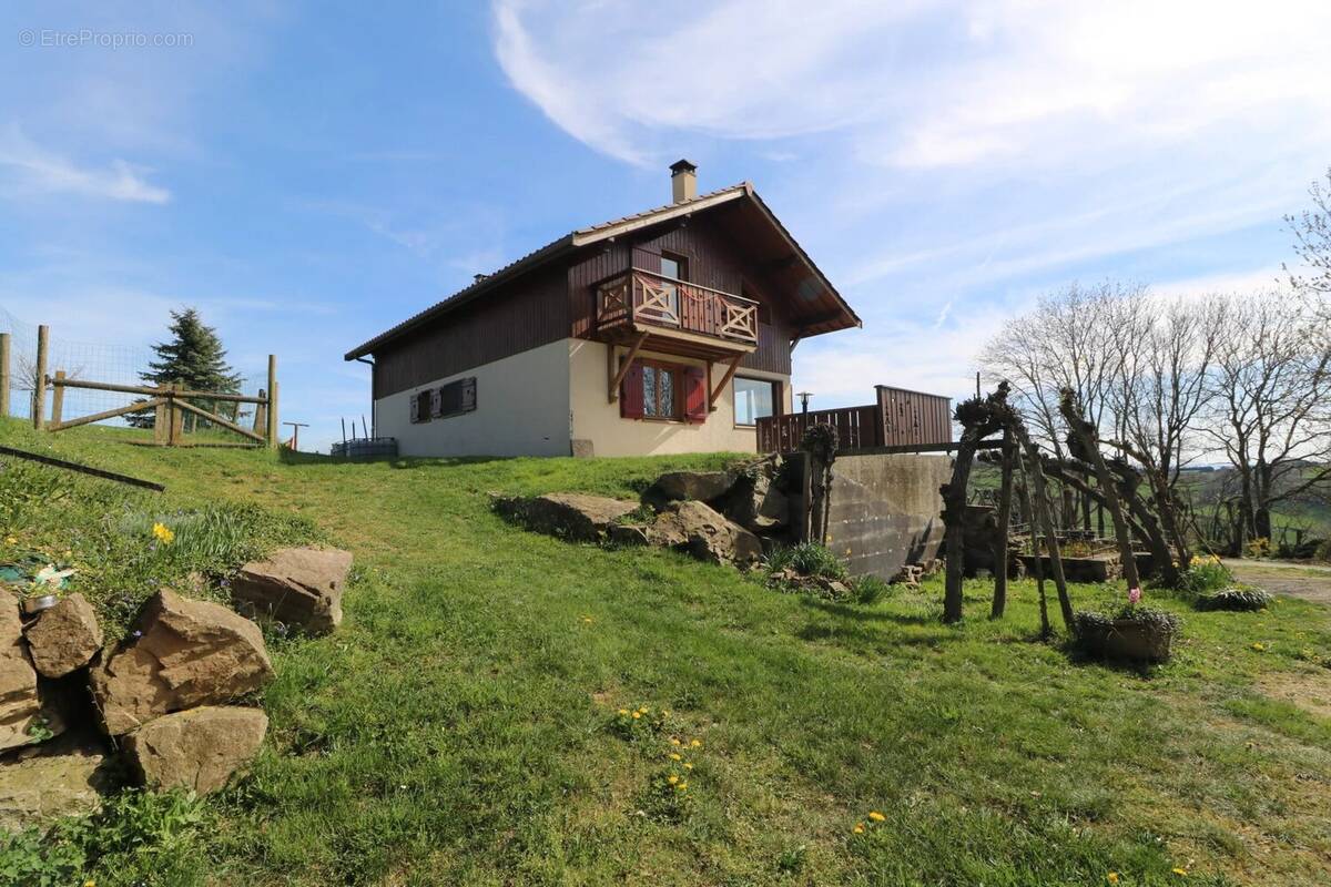 Maison à SAINT-MARTIN-EN-HAUT