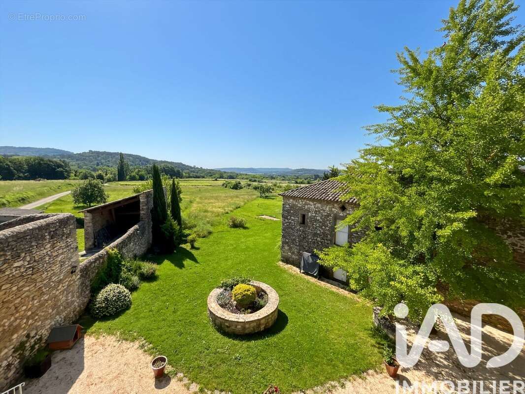 Maison 185 m² à Goudargues  - photo 2