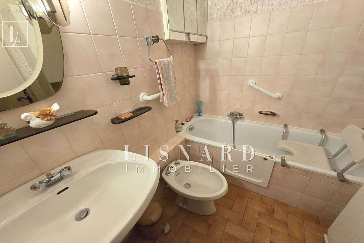 Appartement à VALLAURIS