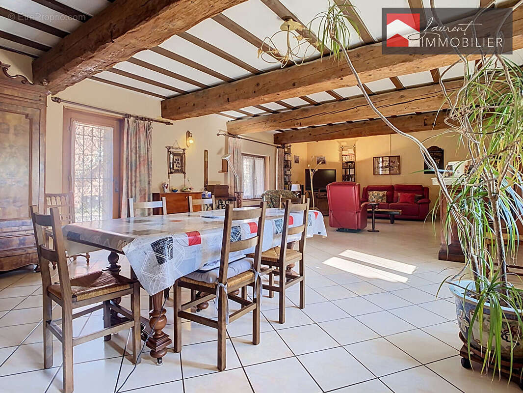 Maison familiale de 144 m² avec terrasse et jardin, Tournus - photo 2