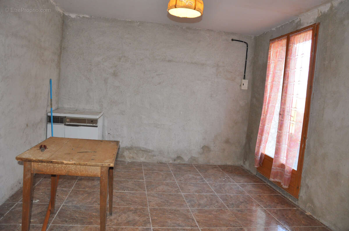 Jolie longère à la campagne, avec 6 chambres et 5610 m2 de terrain - photo 12