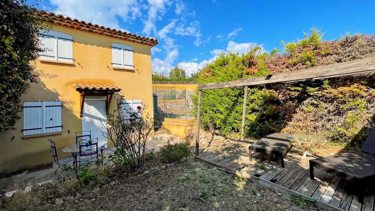 Maison à VALLAURIS