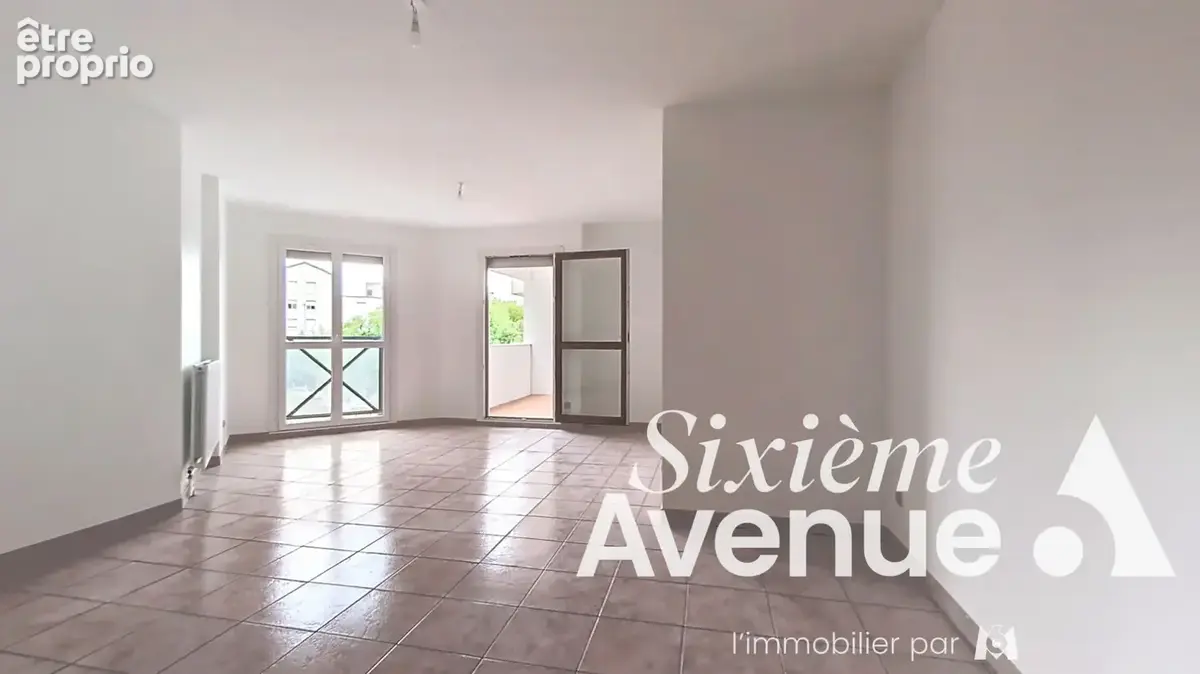 Appartement Saint Priest 5 pièce(s) 98m² - photo 2