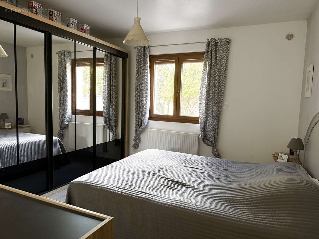 Maison familiale rénovée avec jardin - Le Chambon-Feugerolles - photo 21