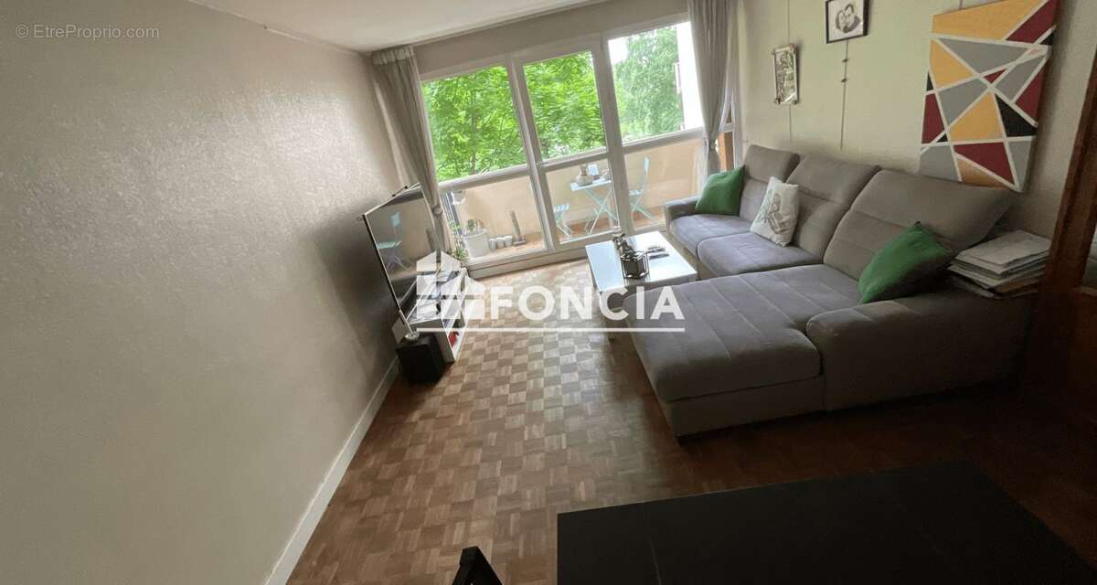Appartement à SAVIGNY-SUR-ORGE