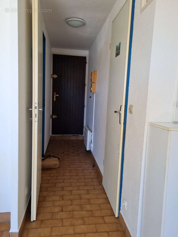A vendre - gruissan - au coeur du port et proche de plage du grazel -  appartement 4 couchages - terrasse - pi - photo 10