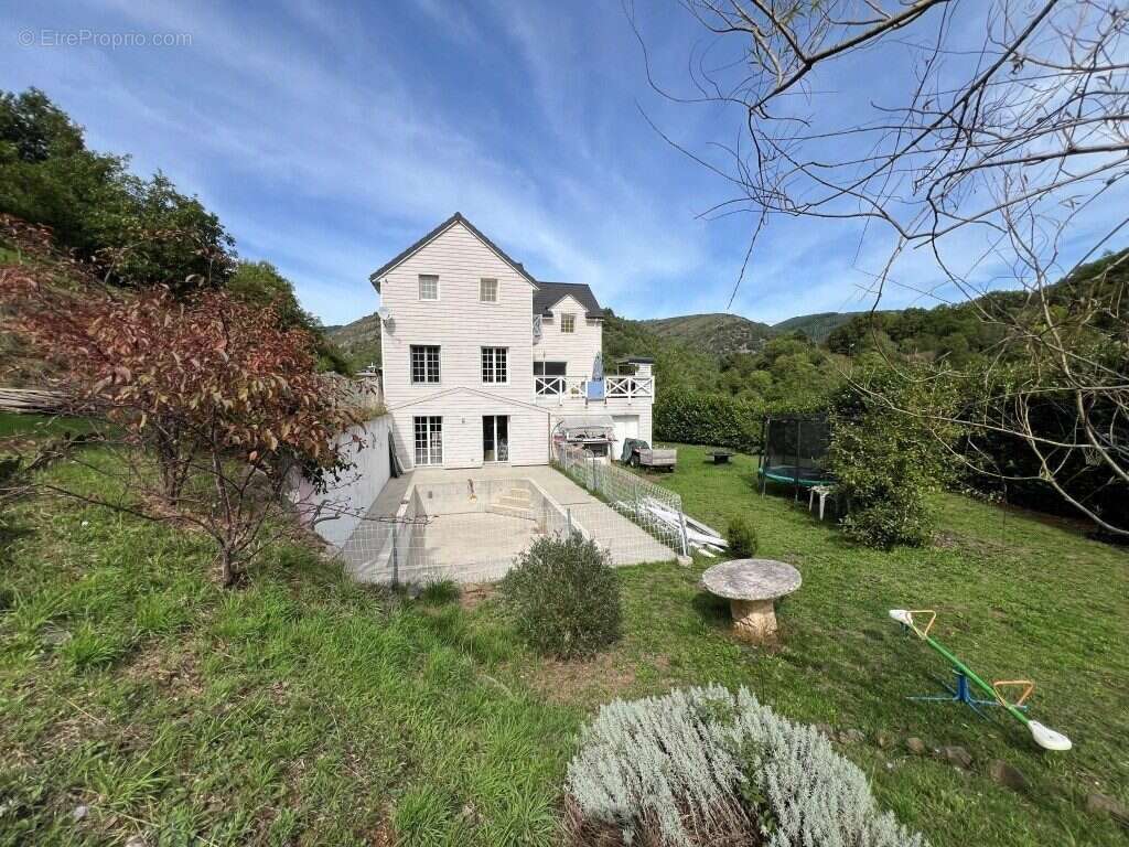 Maison à SAINT-LEGER-DE-PEYRE