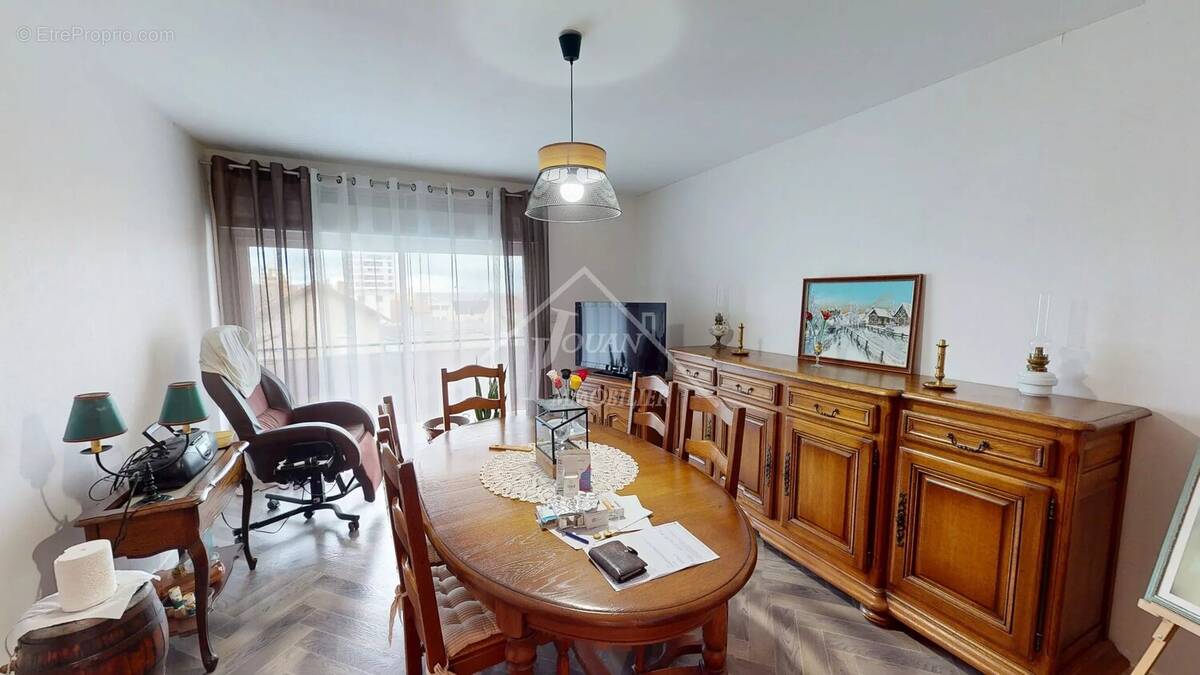 Appartement à YZEURE