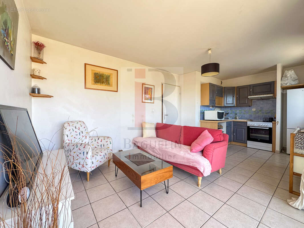 Appartement à FOURAS