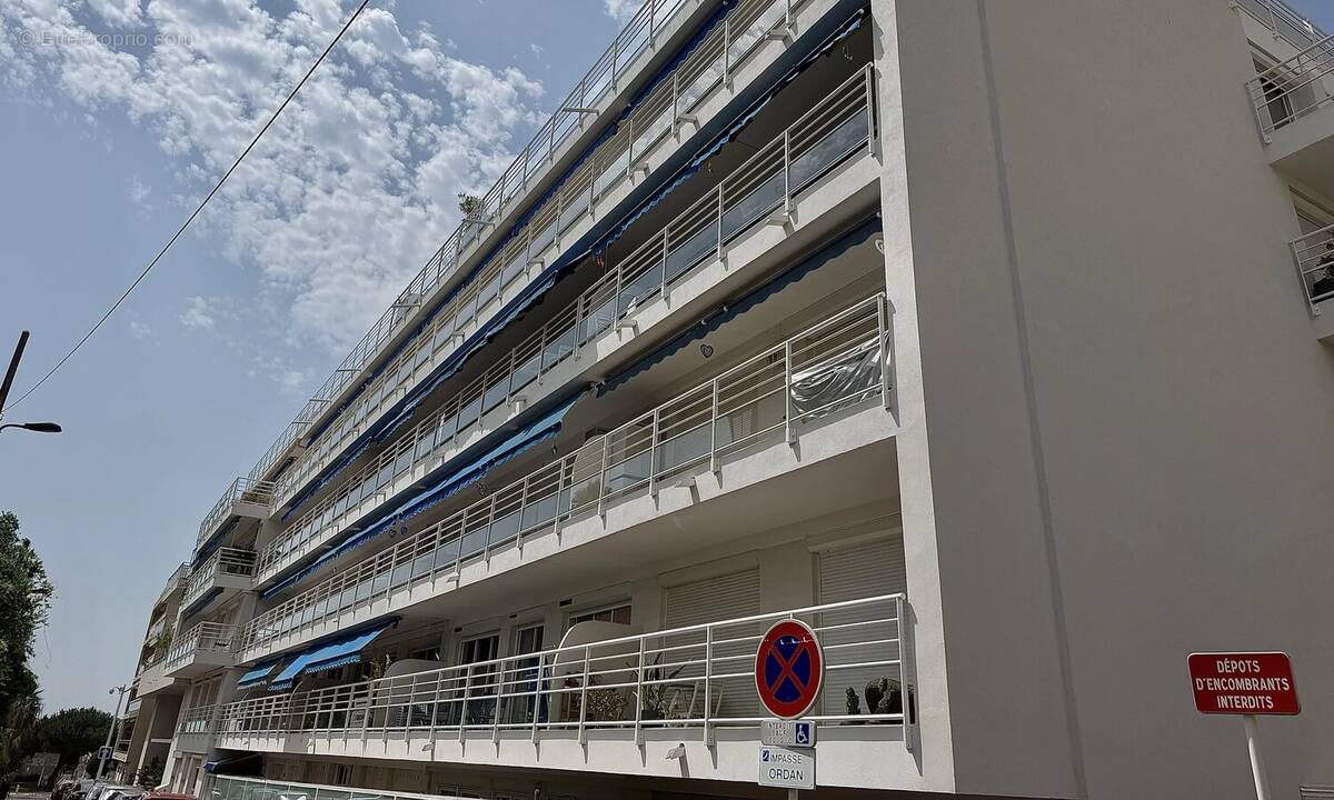 Parking à CANNES