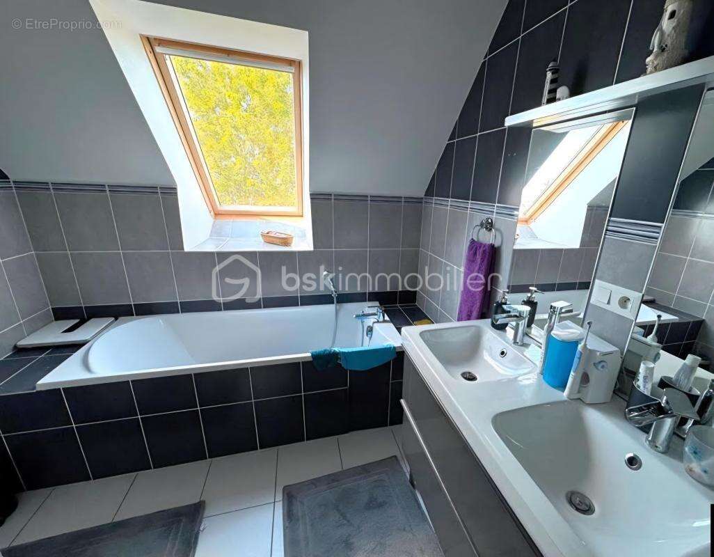 Maison à NANTEUIL-LE-HAUDOUIN