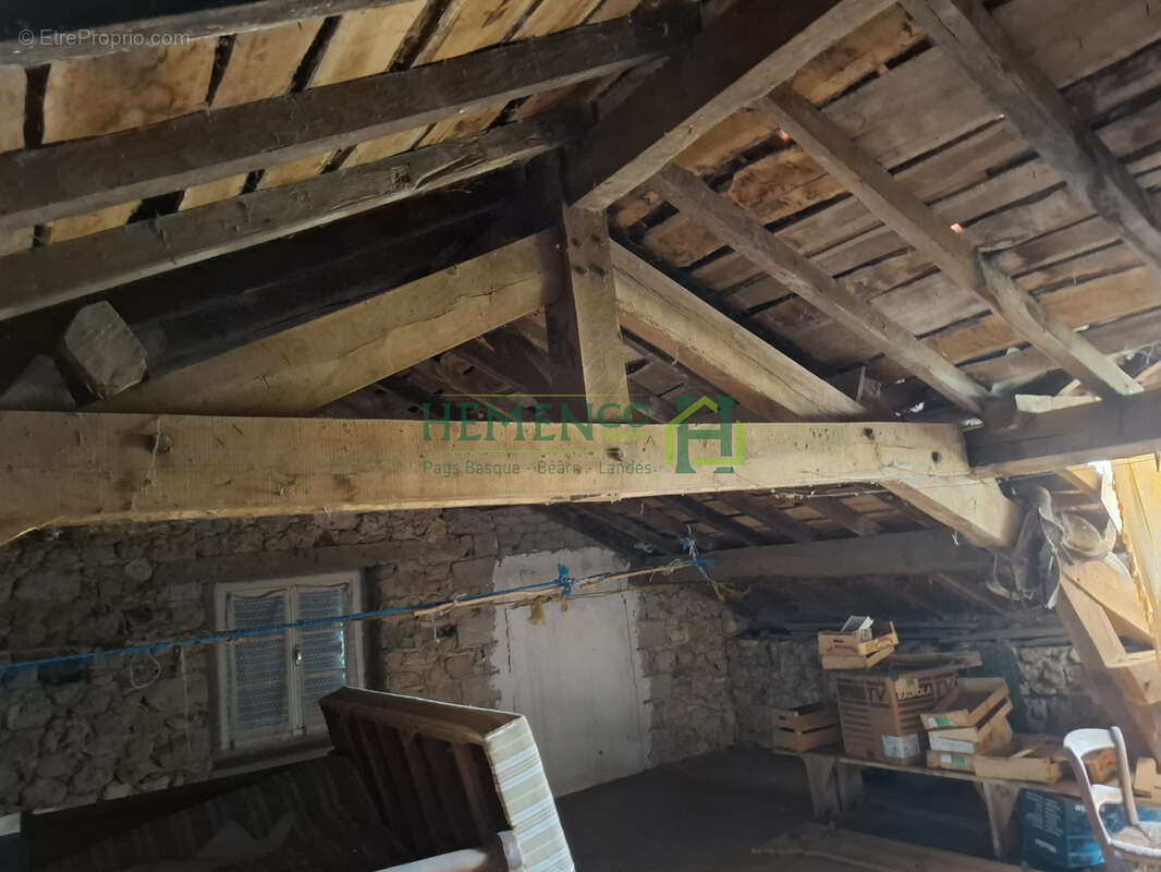 Maison à BUSSUNARITS-SARRASQUETTE