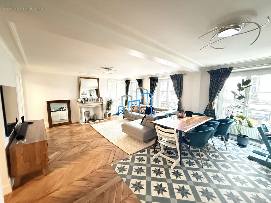 Appartement à PARIS-10E