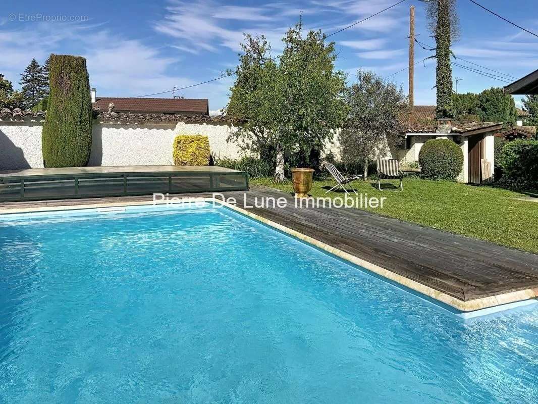 Maison de caractère avec piscine proche de Pérouges - photo 2