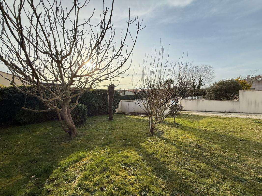 Maison à VAUX-SUR-MER