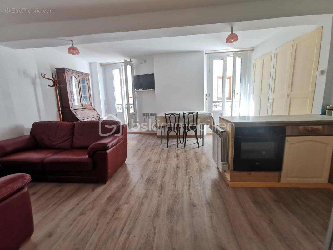 THOARD – Maison de village avec vue imprenable et fort potentiel locatif - photo 8
