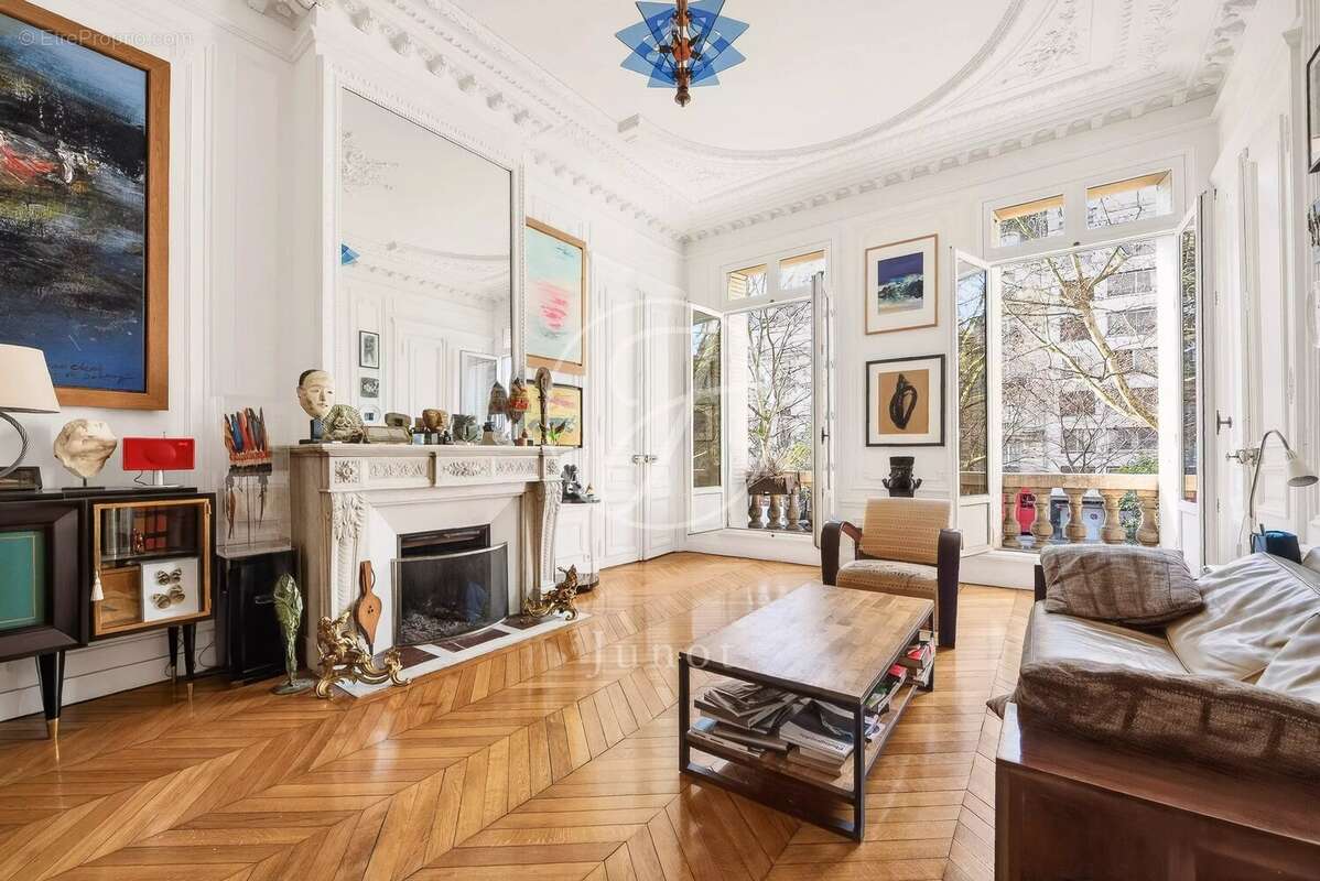 Appartement à PARIS-9E