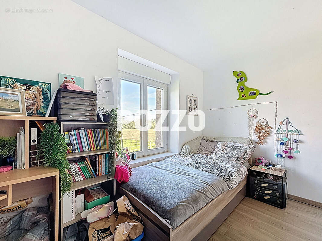 Maison à CHAMPCERVON