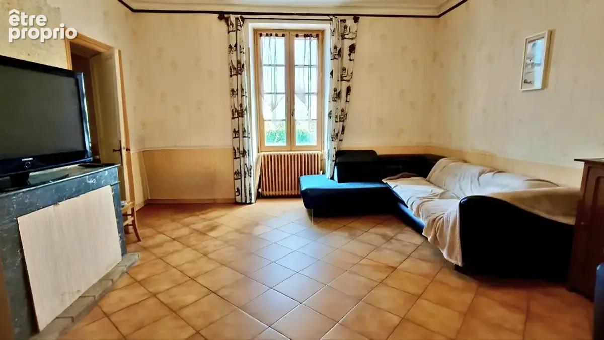 Propriété de caractère   Maison bourgeoise en pierre, dépendances et 2,5 hectares de terrain - photo 11