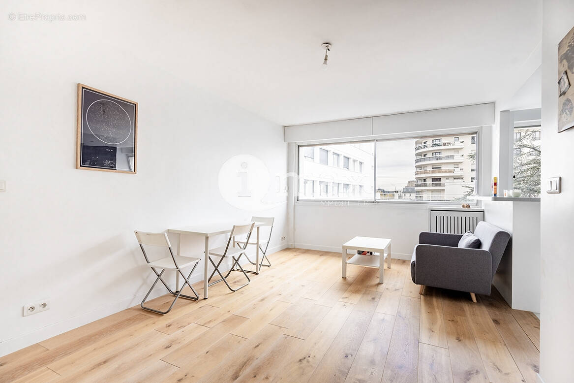 Appartement à LEVALLOIS-PERRET