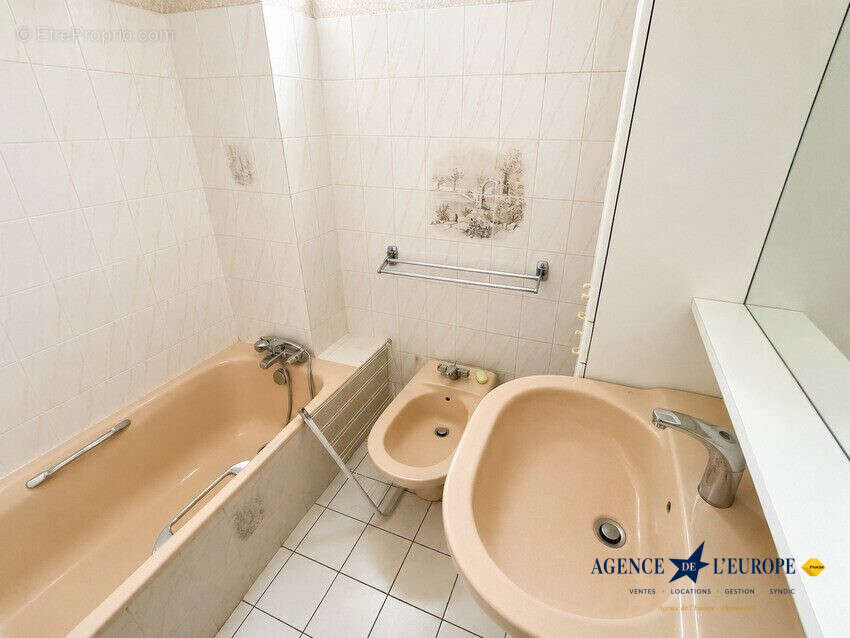 Appartement 80 m² à Vichy  - photo 7