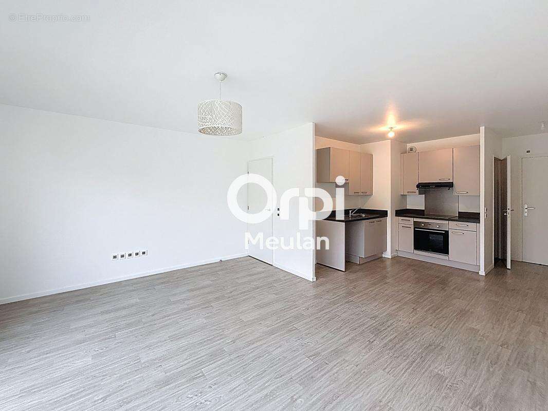 Appartement à HARDRICOURT