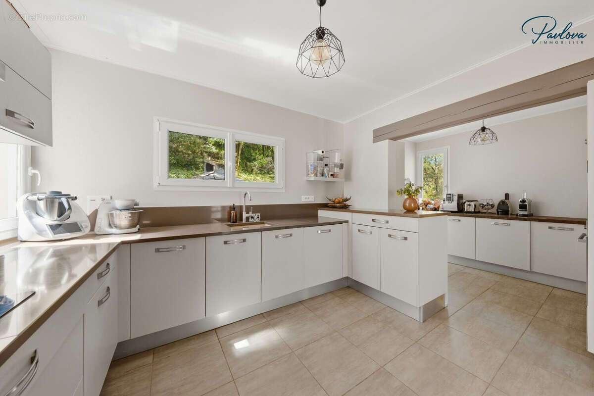 Maison à VIOLS-LE-FORT