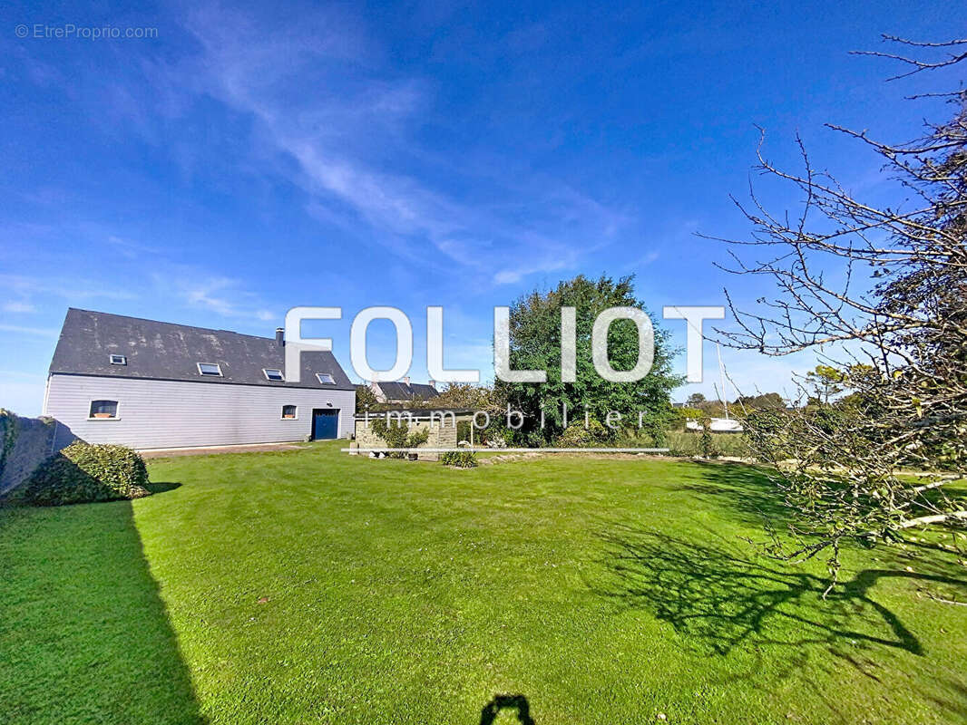 Maison à REGNEVILLE-SUR-MER