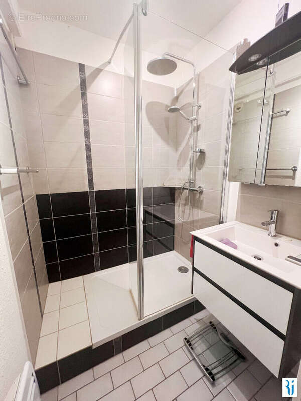 Appartement à MONT-SAINT-AIGNAN