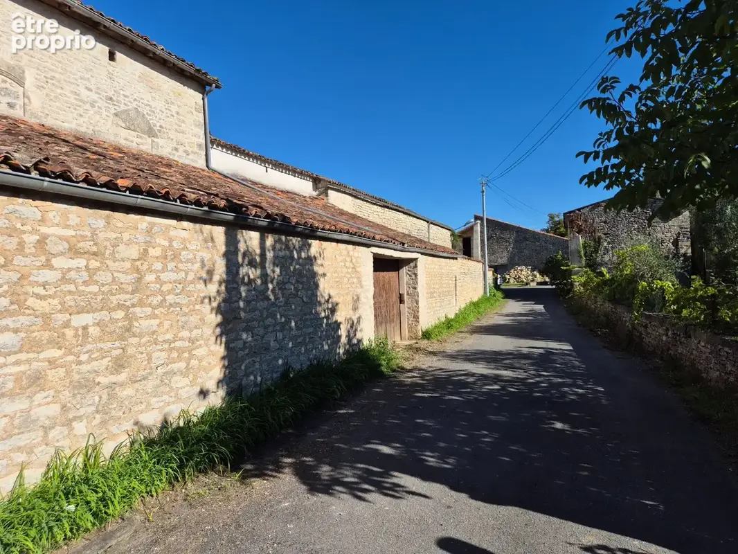 Corps de Ferme de 340 m2, avec plusieurs maisons indépendantes et 200 m2 de dépendances - photo 96