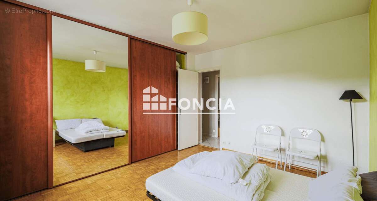 Appartement à SAINT-MARTIN-D'HERES
