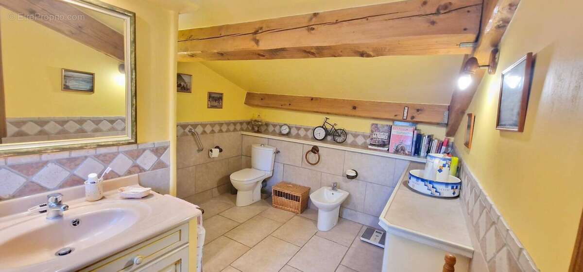 Autre à ROQUEBRUNE-SUR-ARGENS