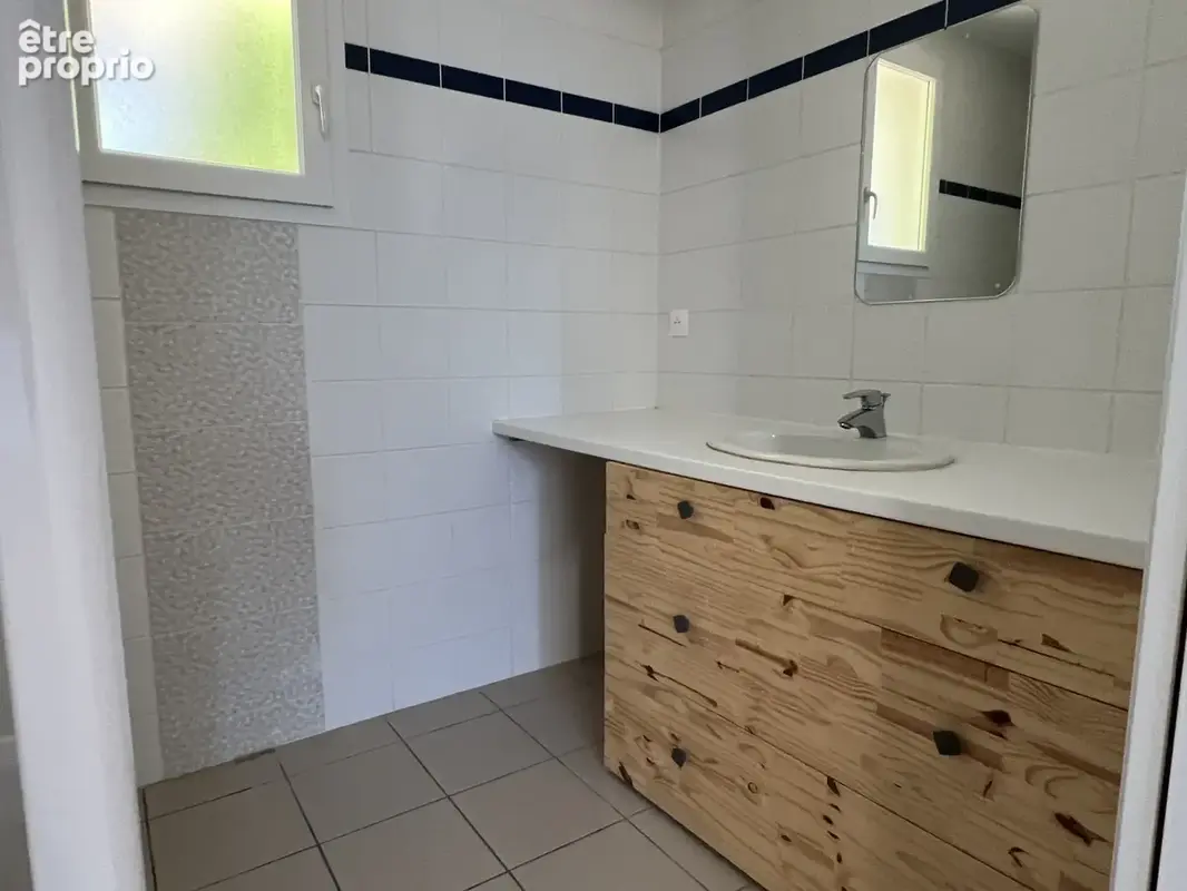 maison rénovée avec jardin privatif et terrasse - photo 5