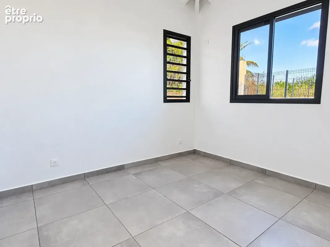 Villa contemporaine de plain-pied avec terrain piscinable - photo 17