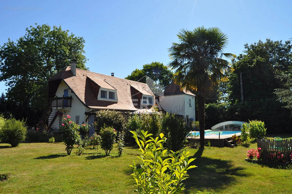 Maison à MONTPON-MENESTEROL