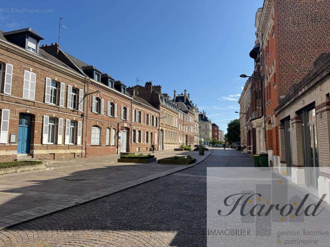 titre - Commerce à AMIENS