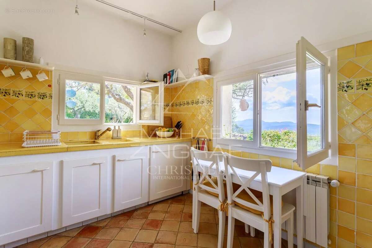 Maison à MONTAUROUX